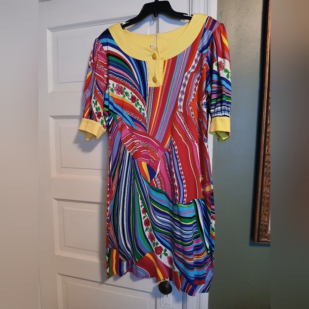 Fabulous Leonard Paris Dress, Perfect for Summer!
